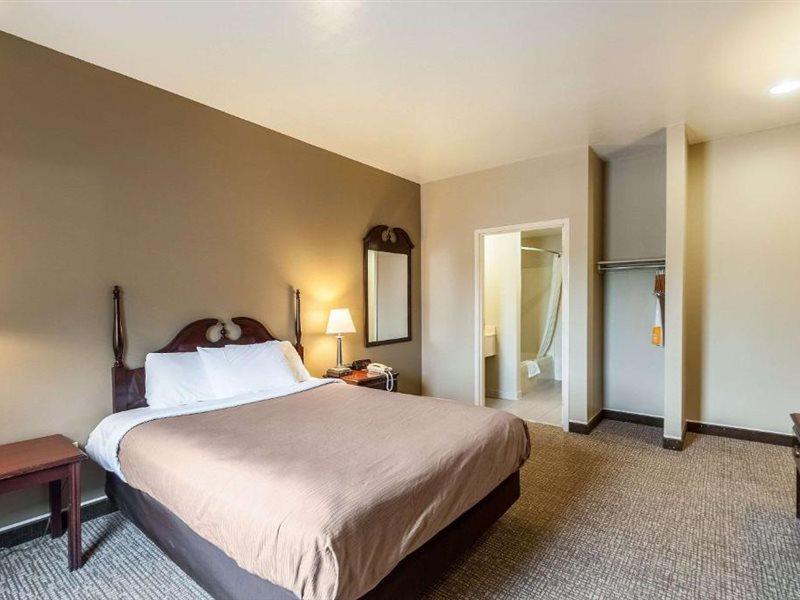 Econo Lodge Inn & Suites Middletown Kültér fotó