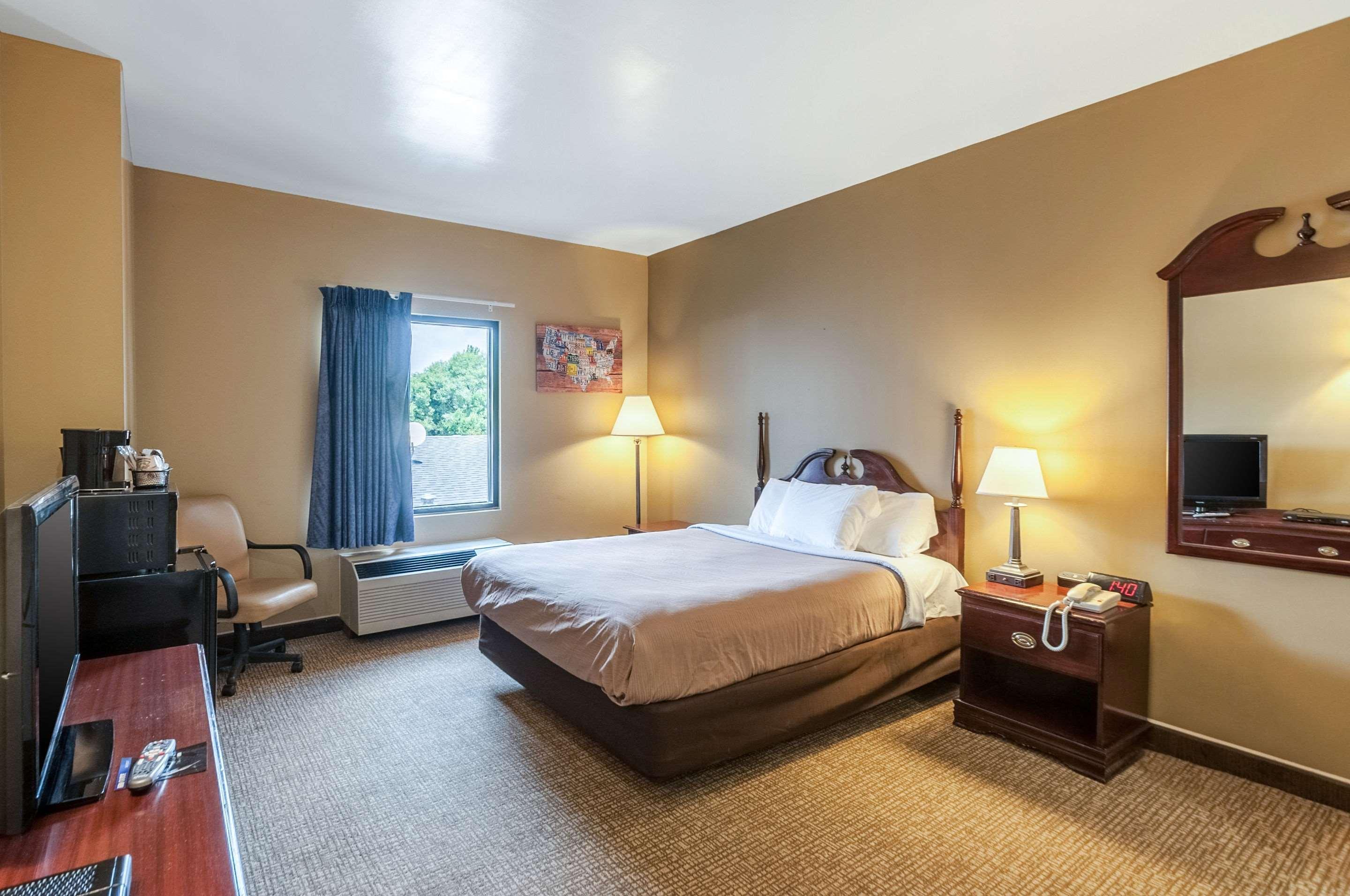 Econo Lodge Inn & Suites Middletown Kültér fotó