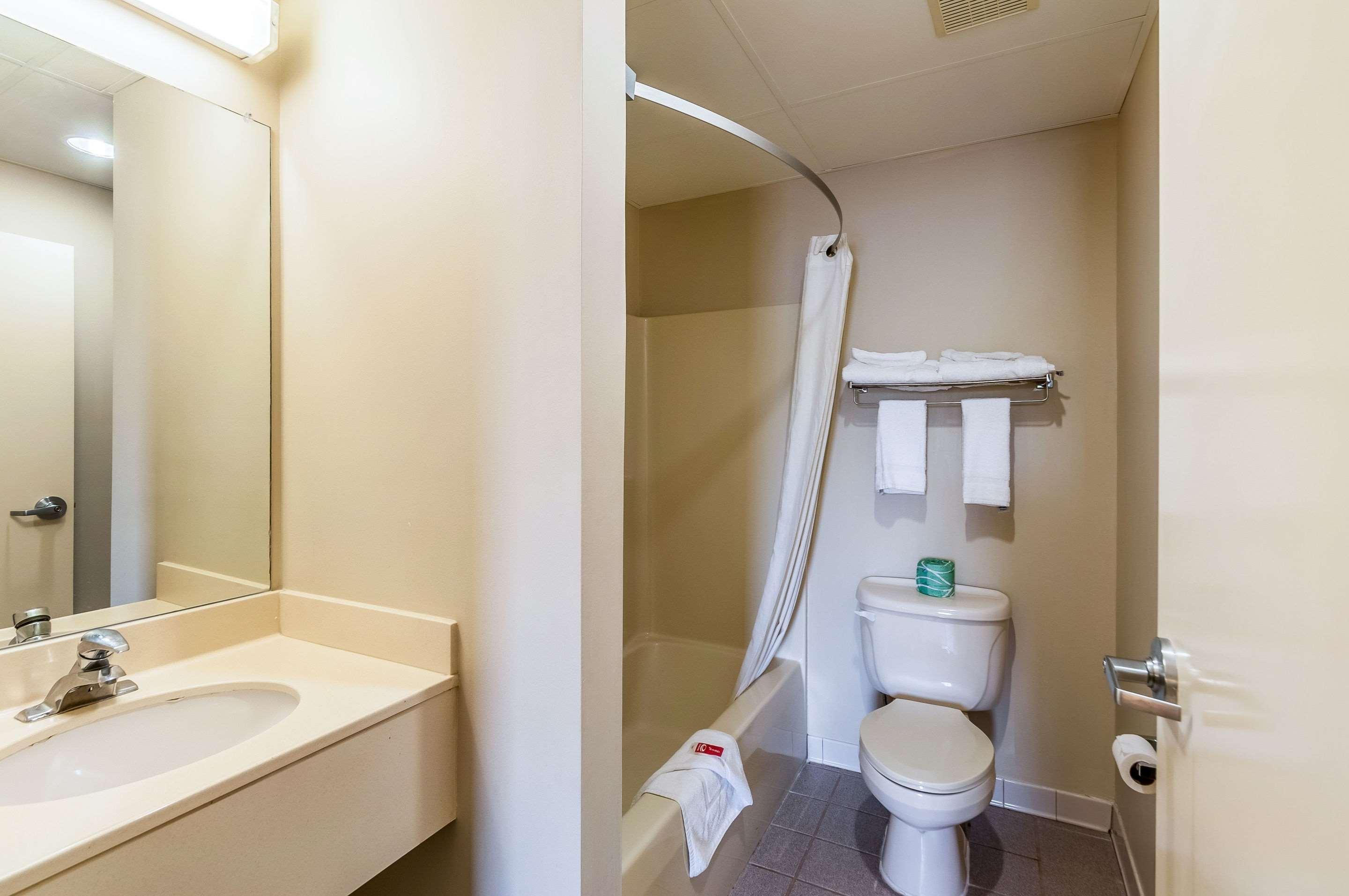 Econo Lodge Inn & Suites Middletown Kültér fotó