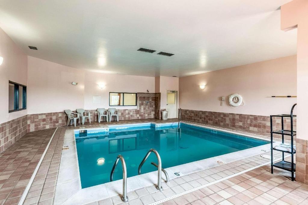 Econo Lodge Inn & Suites Middletown Kültér fotó